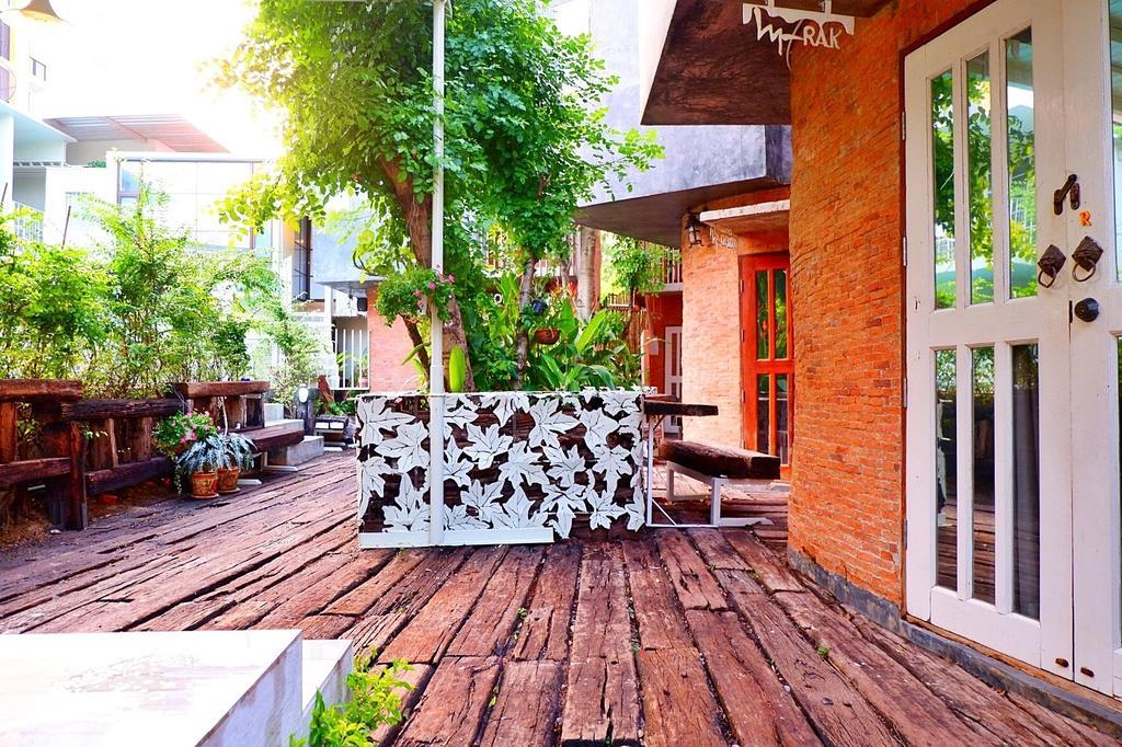 Hy Resort Chonburi Buitenkant foto