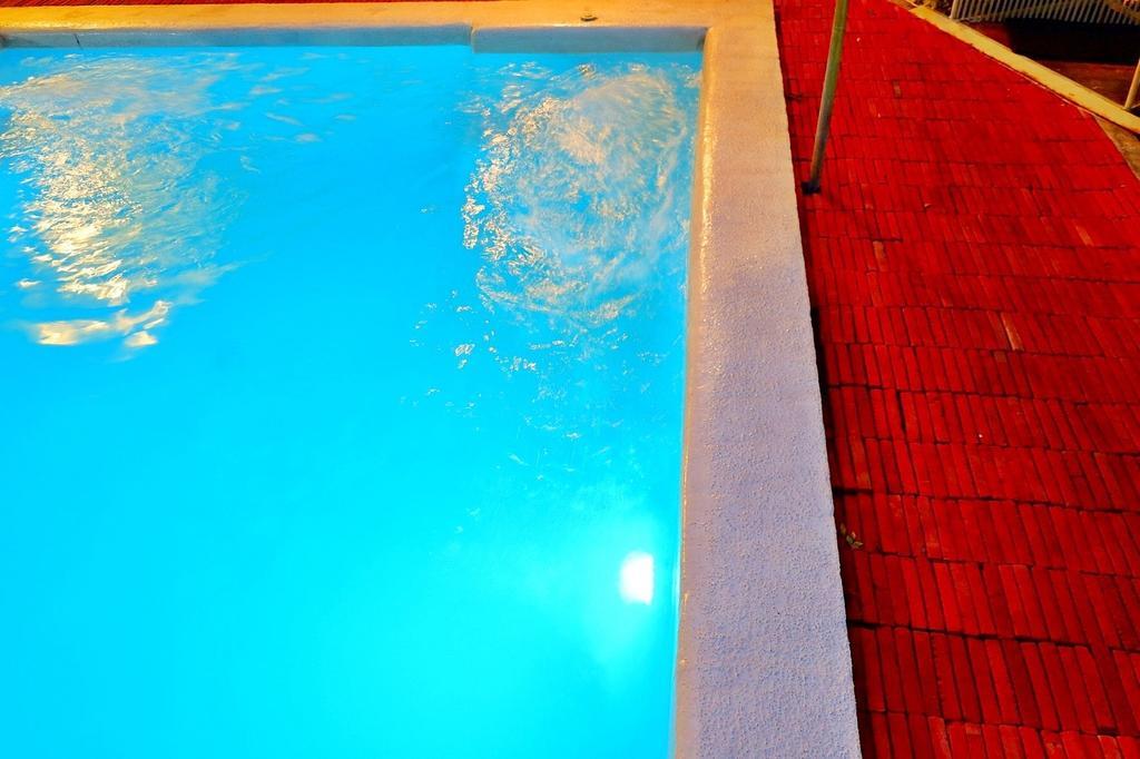 Hy Resort Chonburi Buitenkant foto